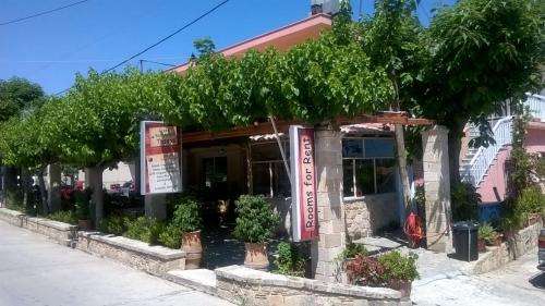 www.tassos-rooms.com