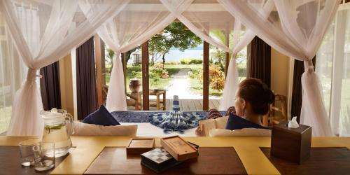 www.pearlbeach-resort.com