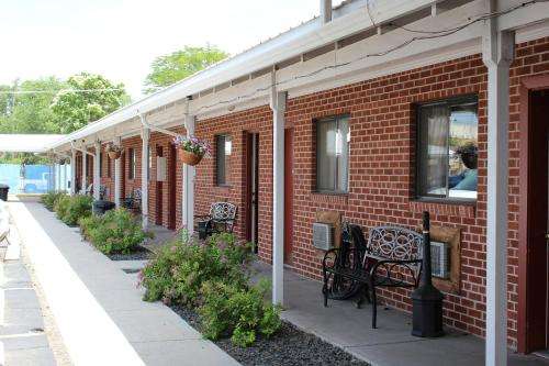 www.ontarioinnmotel.com
