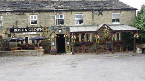 www.roseandcrownthurstonland.co.uk