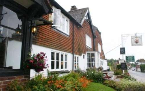 www.bear-inn-hotel-burwash.co.uk