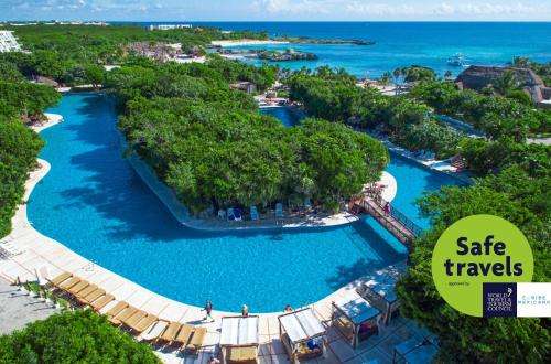 www.sirenishotels.com