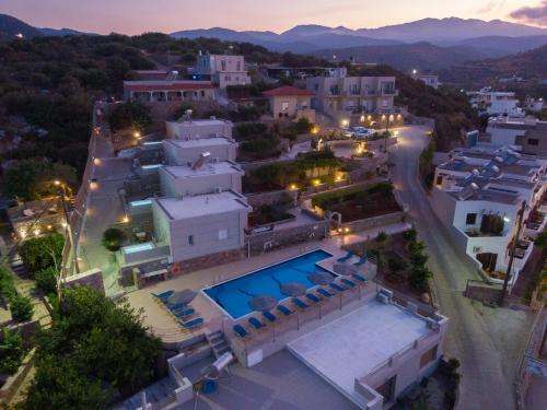 www.apartments-kavousanos.com