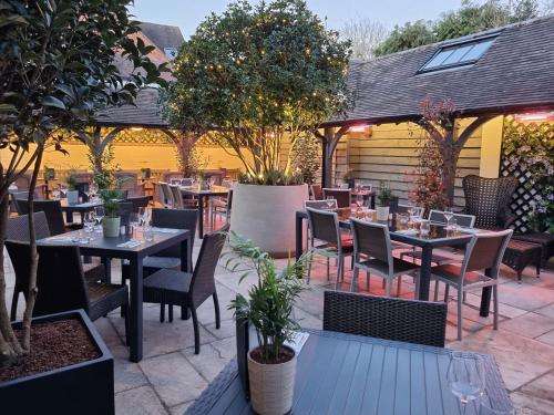 www.thelionhotelbrewood.co.uk