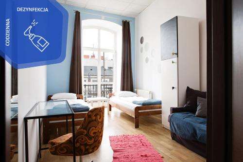 www.hostelkrolewska.pl