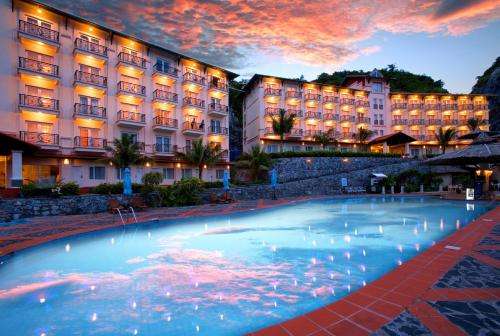 www.catbaislandresort.com