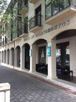 www.hotel-av-apartamentos.com.es