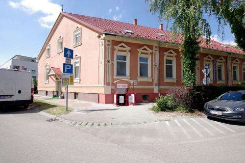 www.feherhajopanzio.hu
