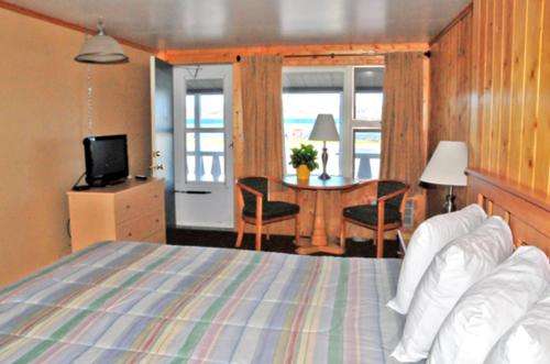 www.sunsetmotelonthebay.com