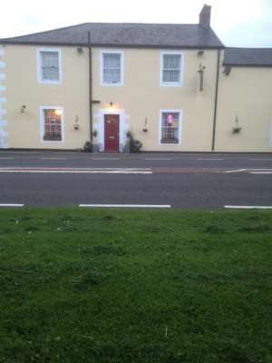 www.lynebankhouse.com