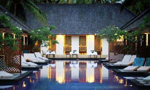 www.lucedalmaresortgili.id