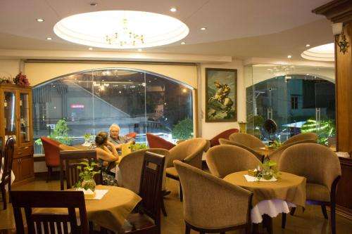 www.hoaphathotel.com