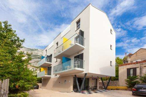 www.hostelmakarska.com