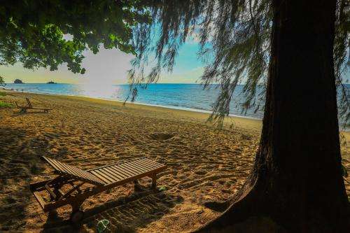 www.swiss-cottage-tioman.com