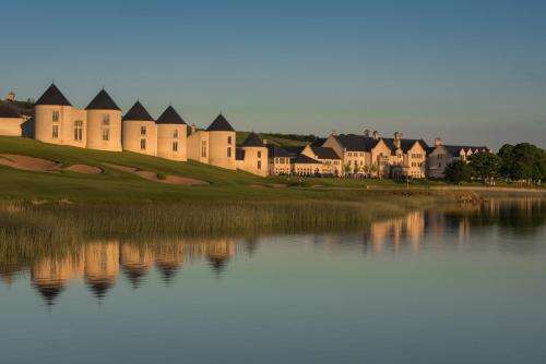 www.lougherneresort.com
