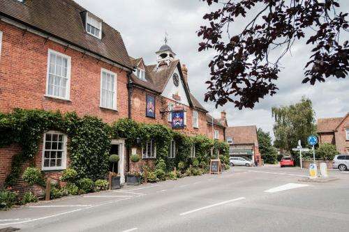 www.hindsheadaldermaston.co.uk