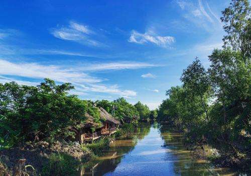 www.hometravel.com.vn