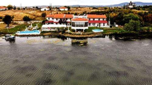 www.hotelthrassa.gr