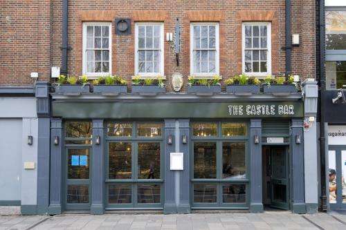 www.thecastlebarcambridge.com