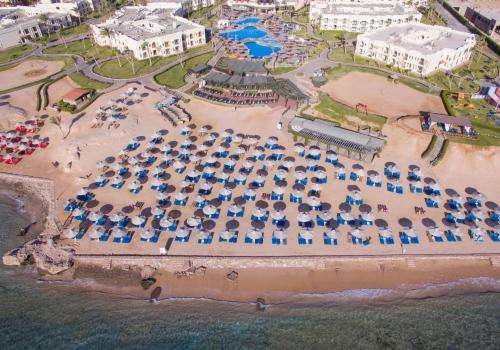 www.charmillionclubresort.com