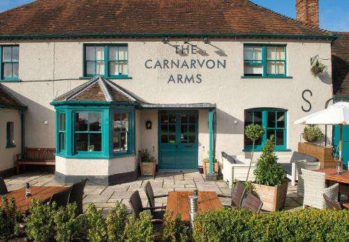 www.thecarnarvonarmshotel.com