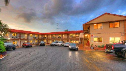 www.hiwaymotel.com.au