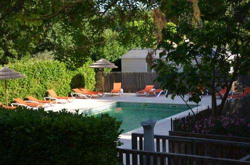 www.camping-les-fouguieres.com