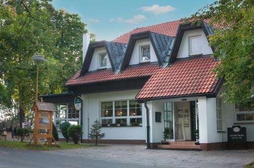 www.hotelnaskalkach.cz