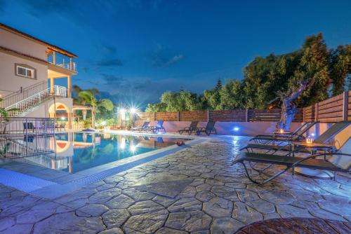 www.armoniahotel.gr