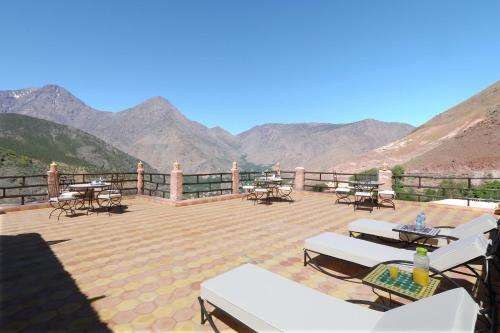 www.riad-atlas-charme.com