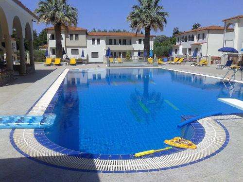 www.hotelamari.gr