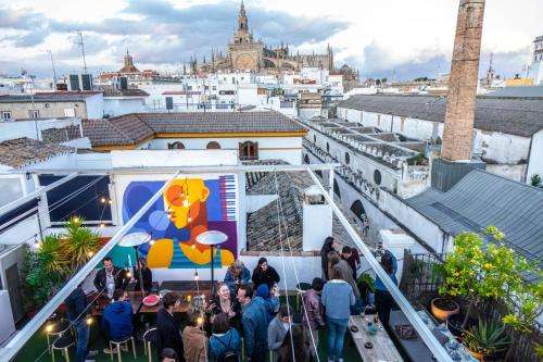 www.labandahostel.com