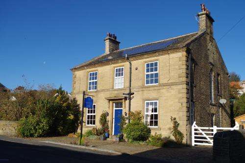 www.ashtreehousebandb.co.uk