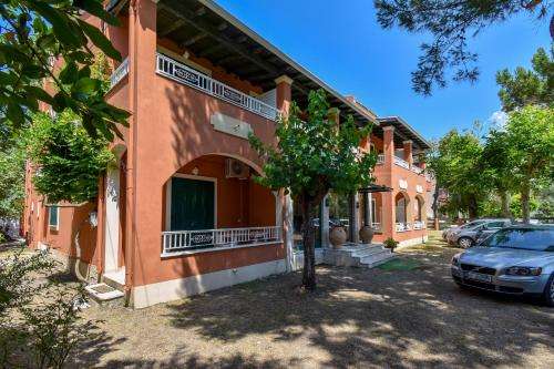 www.andreas-house-apts.com
