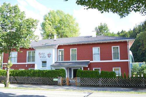 www.rote-villa-fuessen.de