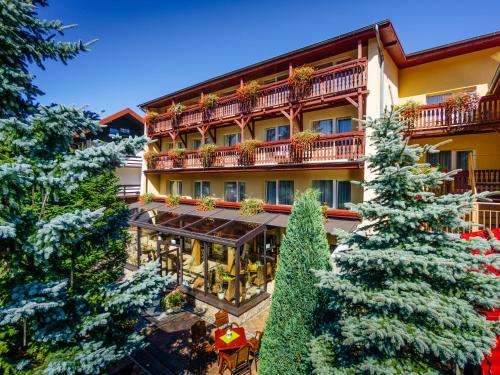 www.hotelpodszrenica.pl