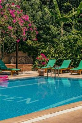 www.tenaparthotel.com