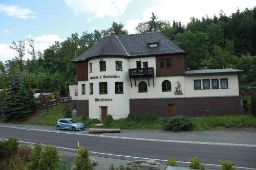 www.waldfrieden-reisen.de