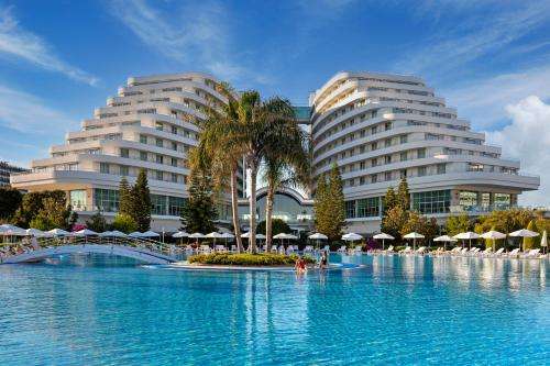 www.miraclehotel.com