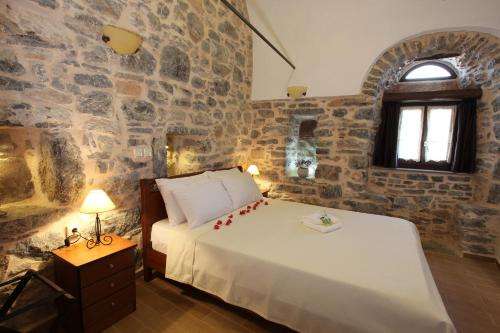 www.stoes.gr