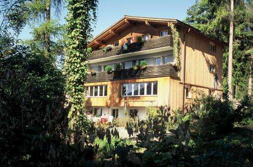 www.casaselvatrin.ch
