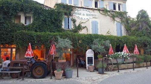 www.rustreou-hotel-apt.fr