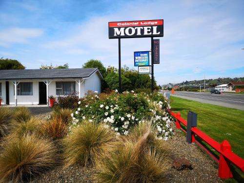 www.coloniallodgemotel.co.nz
