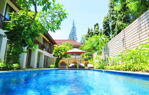 www.sekutacondosuites.com