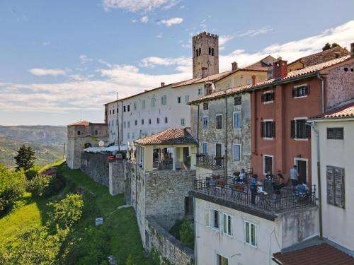 www.villaborgo.com