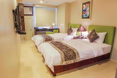 www.theexchangeregency.com
