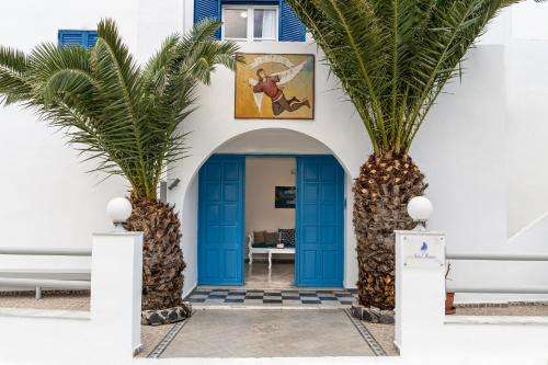 www.ikaroshotel-santorini.com