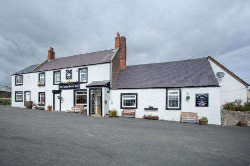 www.thewhiteswanlowick.co.uk