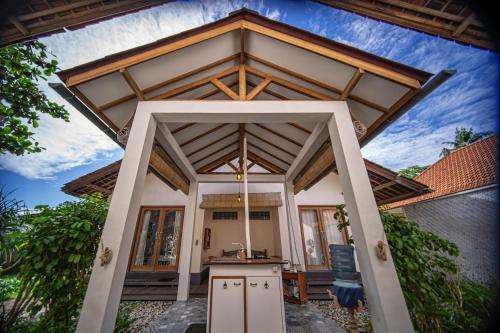 www.livingroomlembongan.com