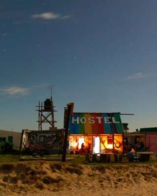 www.viejolobohostel.com